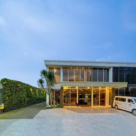 Aveon Express Hotel By Daphna International Γιογκιακάρτα Εξωτερικό φωτογραφία