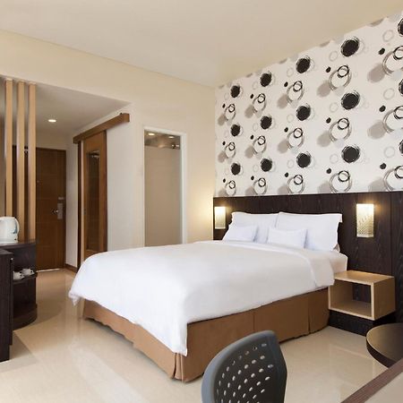 Aveon Express Hotel By Daphna International Γιογκιακάρτα Εξωτερικό φωτογραφία