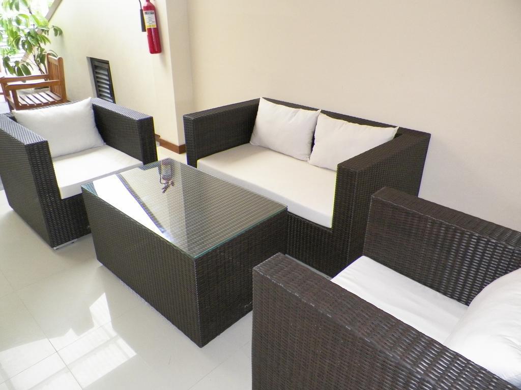 Aveon Express Hotel By Daphna International Γιογκιακάρτα Εξωτερικό φωτογραφία