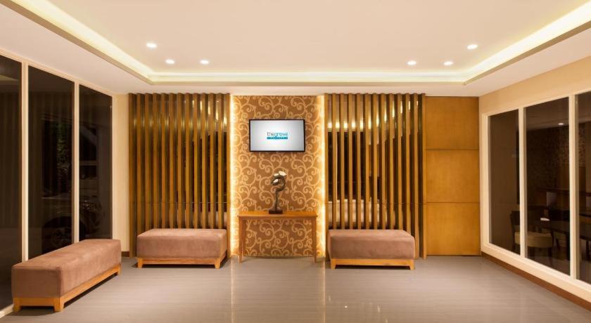 Aveon Express Hotel By Daphna International Γιογκιακάρτα Εξωτερικό φωτογραφία