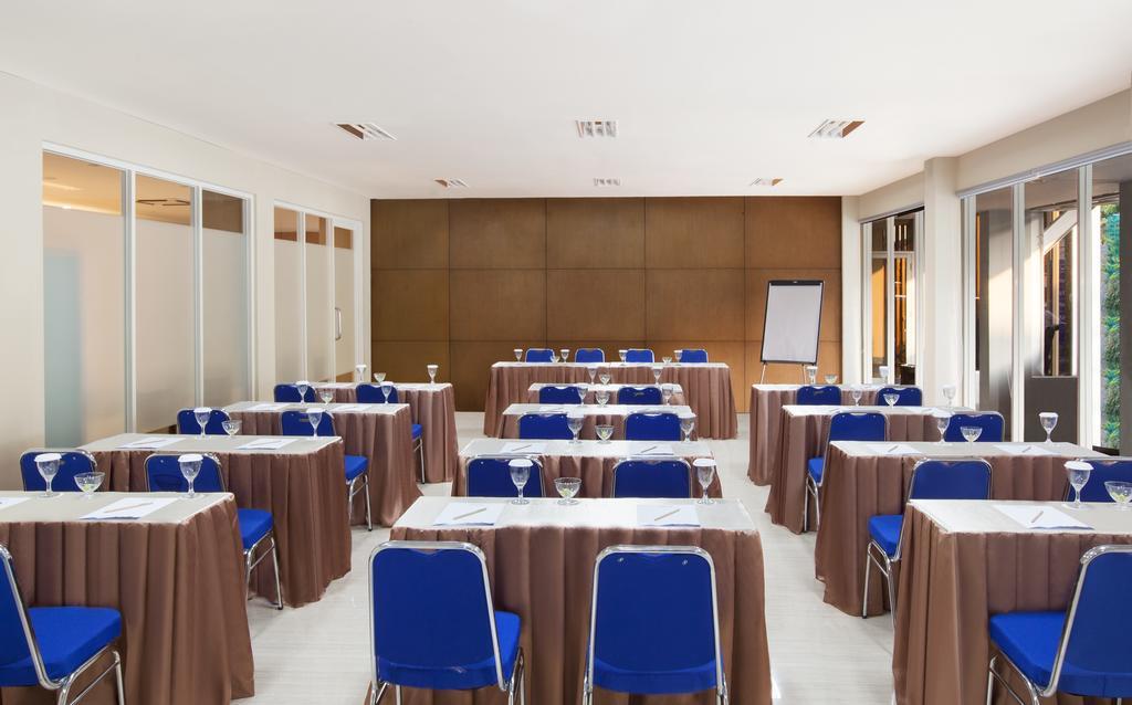 Aveon Express Hotel By Daphna International Γιογκιακάρτα Εξωτερικό φωτογραφία