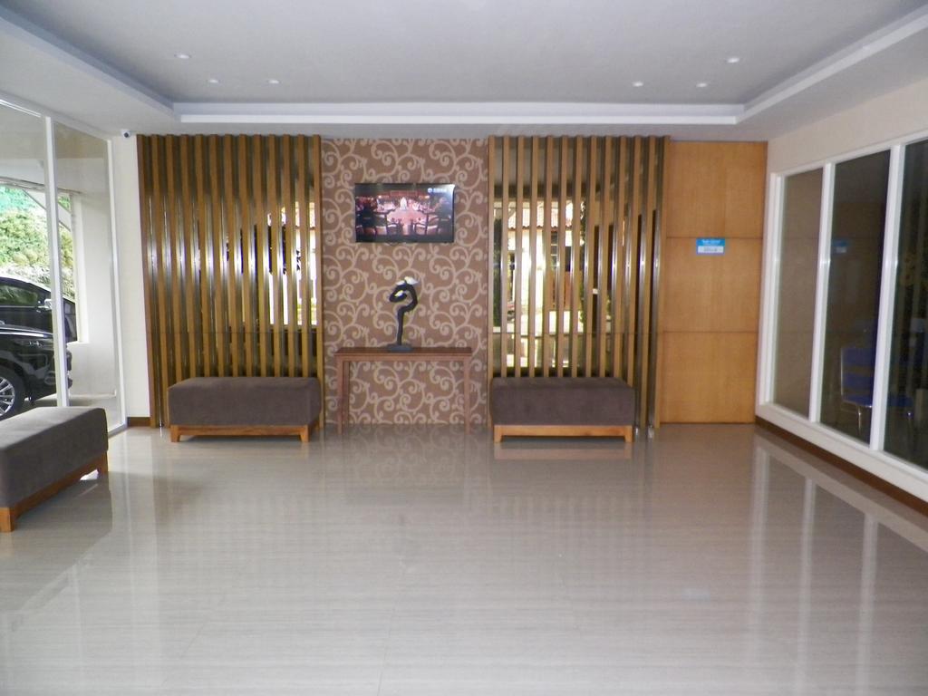 Aveon Express Hotel By Daphna International Γιογκιακάρτα Εξωτερικό φωτογραφία