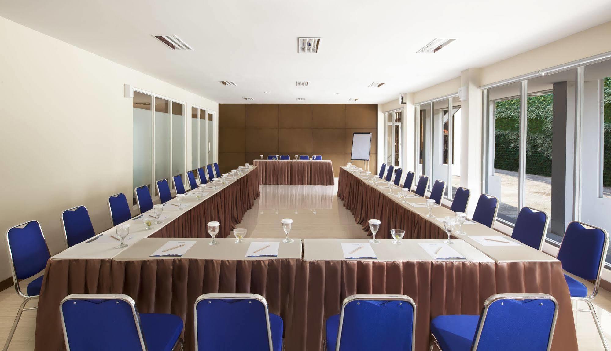 Aveon Express Hotel By Daphna International Γιογκιακάρτα Εξωτερικό φωτογραφία